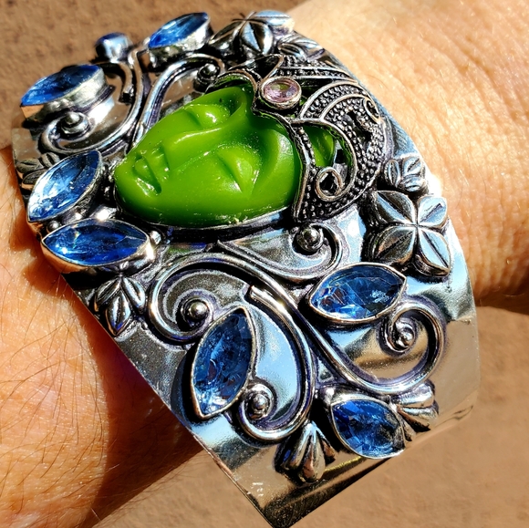New Carved Green Goddess Face Iolite 925 Silver Adjustable Cuff Bracelet. - Picture 15 of 16